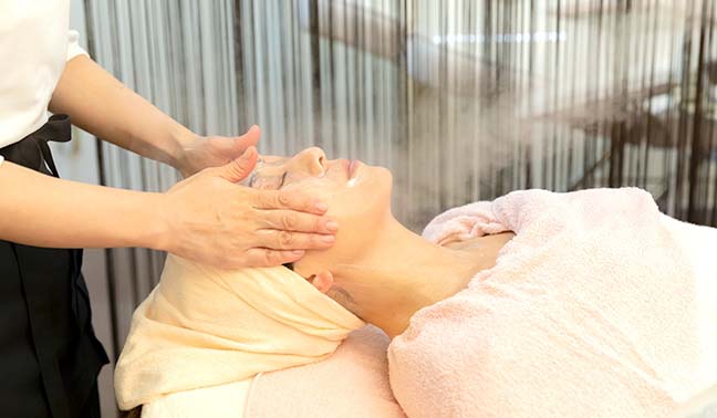 忙しい合間の60分でお肌と心をリセット